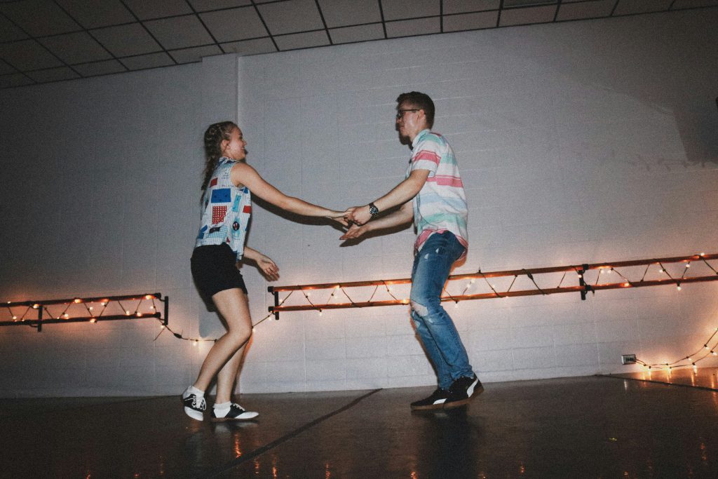 tańcząca para - zdjęcie retro