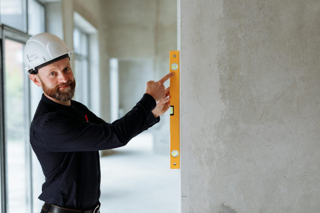 Beton samozagęszczalny – co to jest i gdzie się sprawdza?